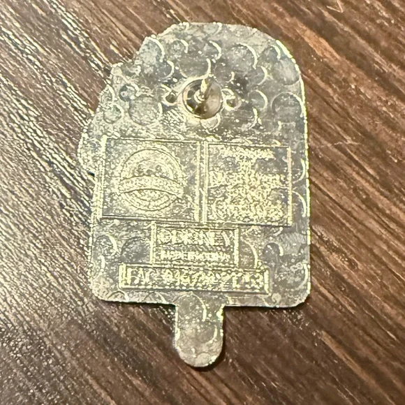 Disney Mystery Ice Cream Pin Nightmare Before Christmas - Picture 2 of 2